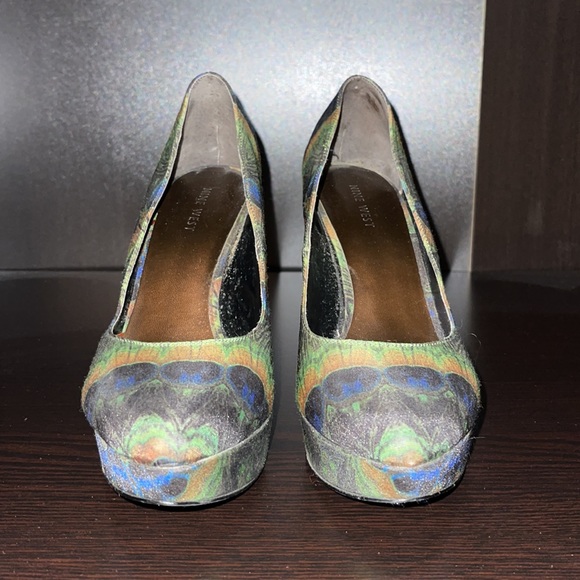 Nine West Makaylao peacock pattern pumps - Picture 5 of 5